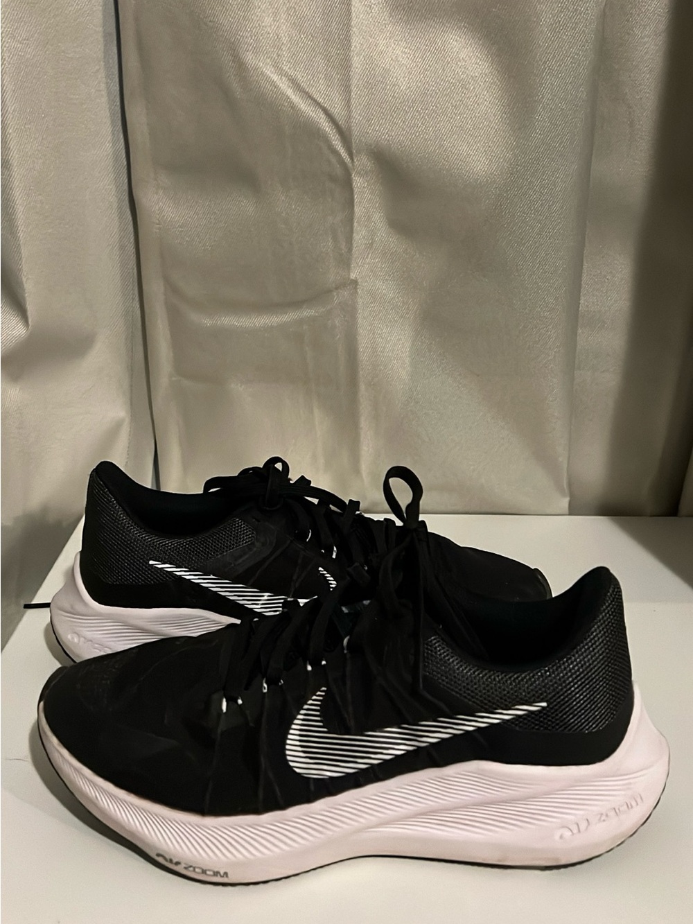 Nike Men’s Black and White Athletic Running Shoes